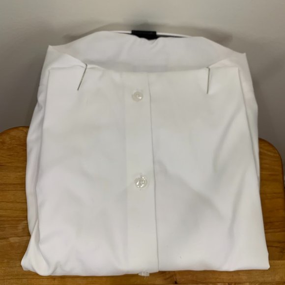 RW&Co. Tailored Fit Solid Twill Dress Shirt - Picture 8 of 9
